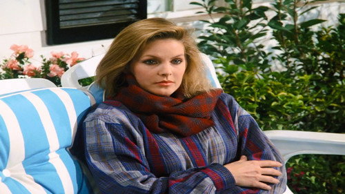 Dallas - S9E21: Dire Straits