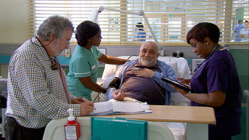Holby City - S16E50: Mummy Dearest