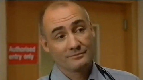 Casualty - S14E11: Benny and the Vets (2)