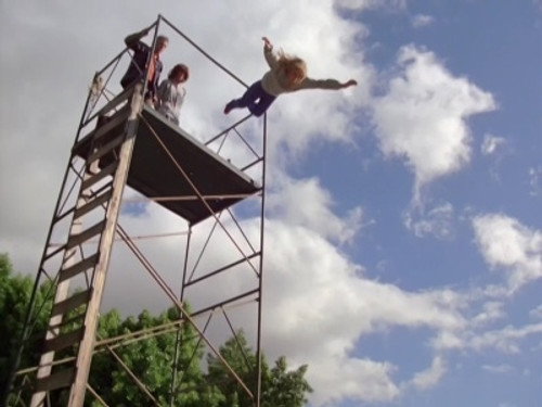 Charlie's Angels - S5E13: Stuntwomen Angels