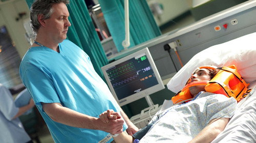 Holby City - S13E44: One of Those Days