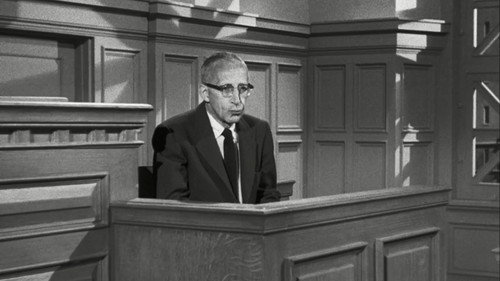 Perry Mason - S1E31: The Case of the Fiery Fingers