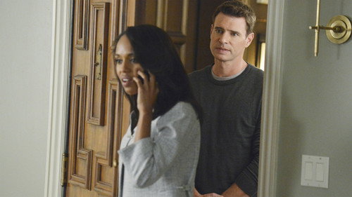 Scandal - S2E20: A Woman Scorned