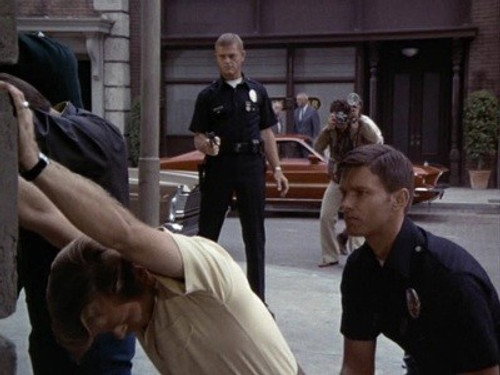 Adam-12 - S2E3: Log 052: Good Cop: Handle with Care