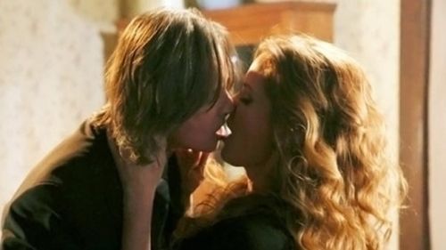 Once Upon a Time - S3E18: Bleeding Through