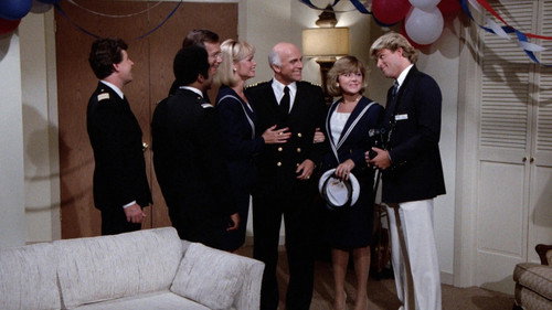 The Love Boat - S8E2: Vicki and the Fugitive/Lady in the Window/Stolen Years/Dutch Treat (1)
