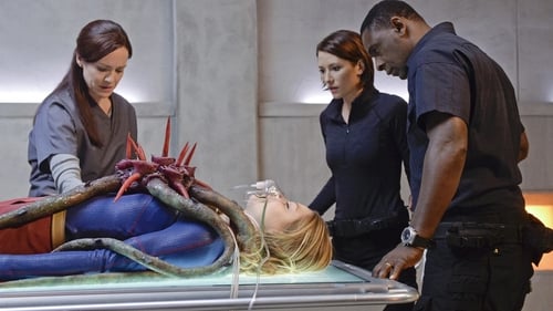Supergirl - S1E13: For The Girl Who Has Everything