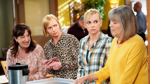 Mom - S7E15: Somebody's Grandmother and the A-List