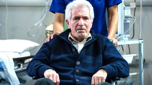 Casualty - S29E37: A Moment of Clarity