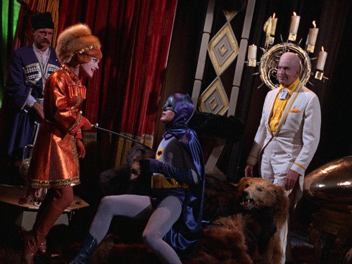 Batman - S3E8: The Ogg and I