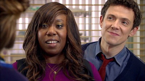 Holby City - S14E32: Double Bubble