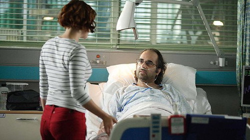 Holby City - S12E10: Too Close for Comfort