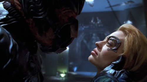 Star Trek: Voyager - S4E15: Hunters