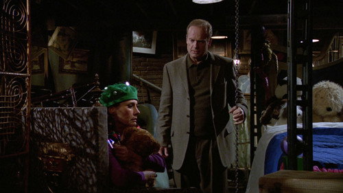 Frasier - S11E15: Caught in the Act