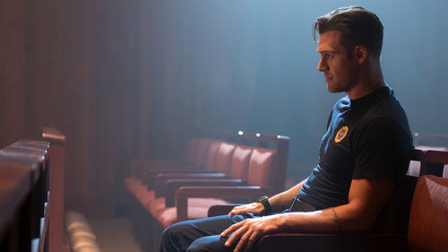 9-1-1 - S9E18: Hearts and Flowers