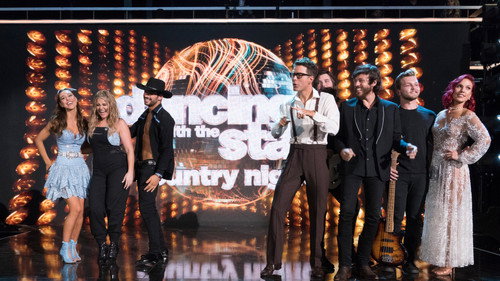 Dancing with the Stars - S27E9: Week 7: Country Night