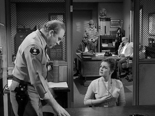 Perry Mason - S9E20: The Case of the Scarlet Scandal
