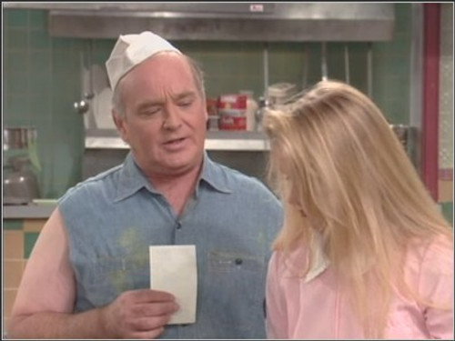 Married... with Children - S7E8: Kelly Doesn't Live Here Anymore