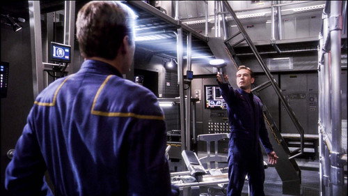 Star Trek: Enterprise - S2E9: Singularity