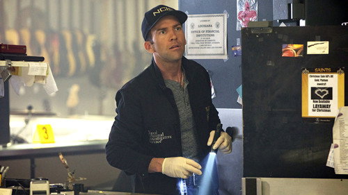 NCIS: New Orleans - S3E17: Swift, Silent, Deadly