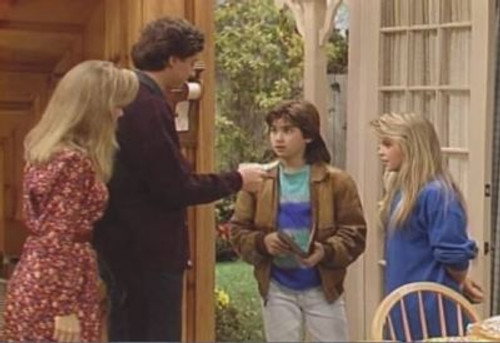 Full House - S4E11: Secret Admirer