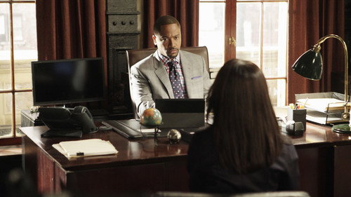 Scandal - S2E21: Any Questions?