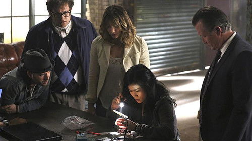 Scorpion - S1E3: A Cyclone