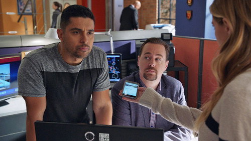 NCIS - S16E5: Fragments