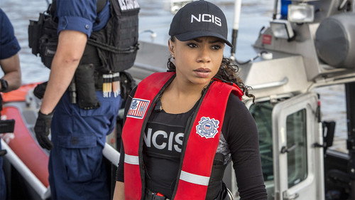 NCIS: New Orleans - S2E24: Sleeping with the Enemy