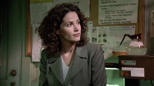 NYPD Blue - S5E12: A Box of Wendy
