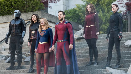 Supergirl - S3E23: Battles Lost and Won