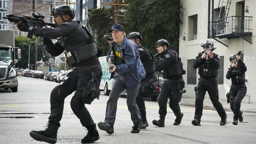 S.W.A.T. - S6E21: Forget Shorty