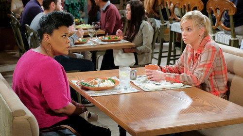 Mom - S6E2: Go-Go Boots and a Butt Cushion