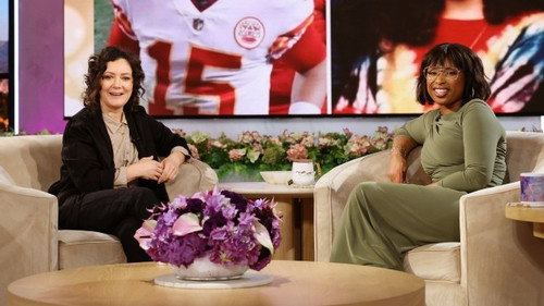 The Jennifer Hudson Show - S2E122: Sara Gilbert