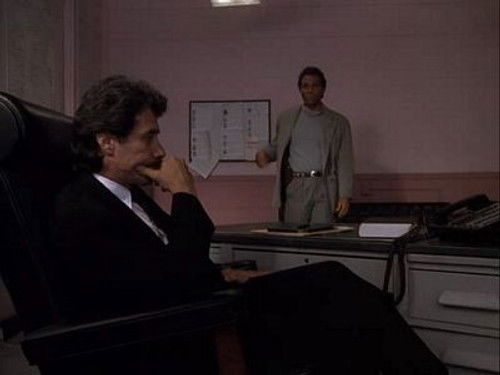 Miami Vice - S5E6: Line of Fire