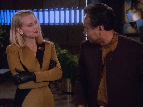 Babylon 5 - S2E6: Spider in the Web