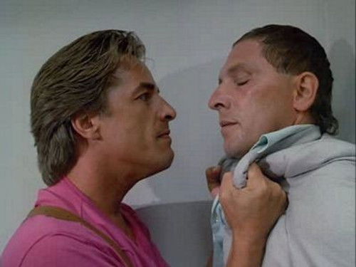 Miami Vice - S2E14: One Way Ticket