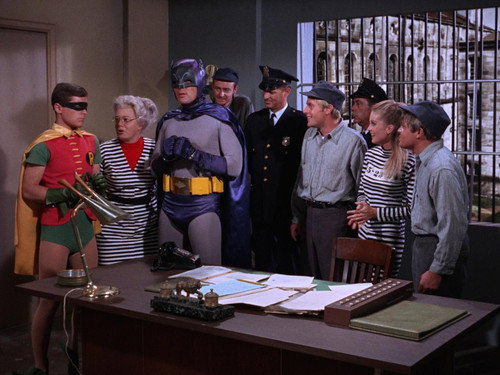 Batman - S2E10: Ma Parker