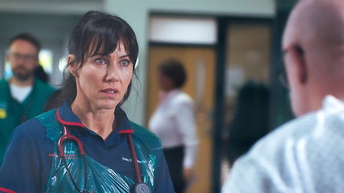 Casualty - S37E33: Armour-Plated