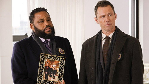Law & Order - S21E9: The Great Pretender