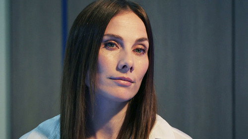 Holby City - S19E32: Project Aurous
