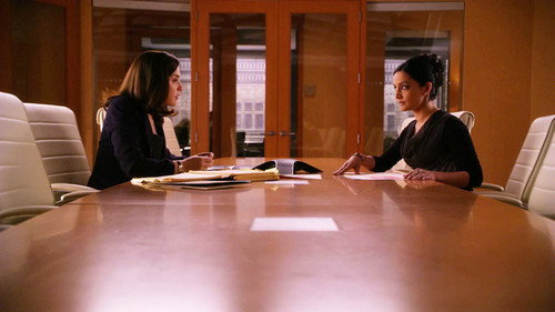 The Good Wife - S2E22: Getting Off