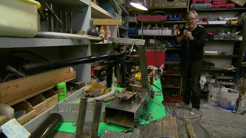 MythBusters - S9E7: Spy Car (2)