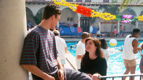 Beverly Hills, 90210 - S4E5: Radio Daze