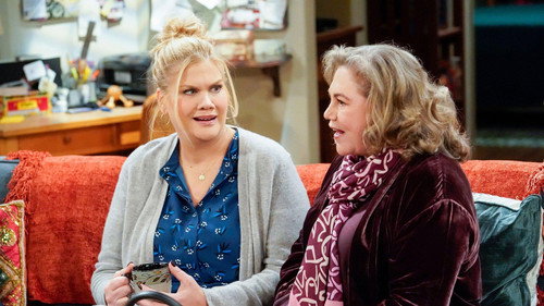 Mom - S7E14: Cheddar Cheese and a Squirrel Circus