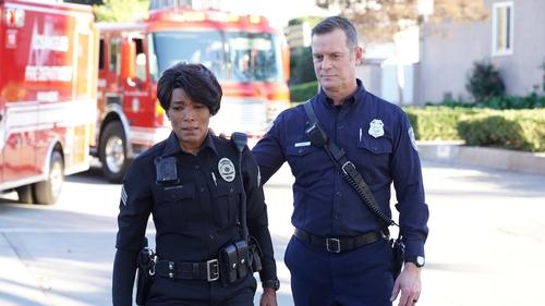 9-1-1 - S5E14: Dumb Luck
