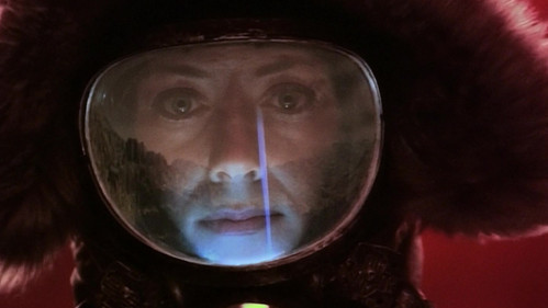 Babylon 5 - S3E8: Messages from Earth