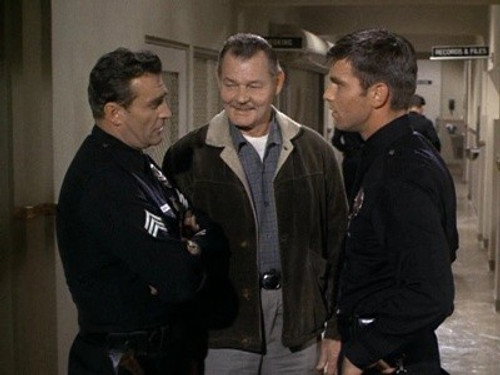 Adam-12 - S3E19: Log 165: Once a Cop