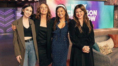 The Kelly Clarkson Show - S6E6: Cast of Emily in Paris