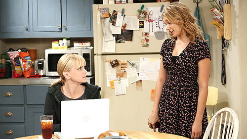 Mom - S4E5: Blow and a Free Mcmuffin